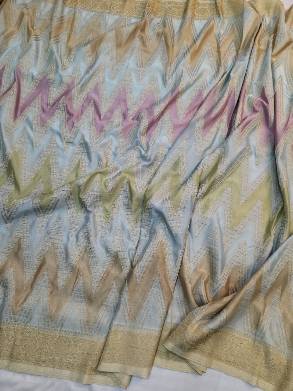 Handwoven Rangkaat Banarasi Crepe Silk Saree