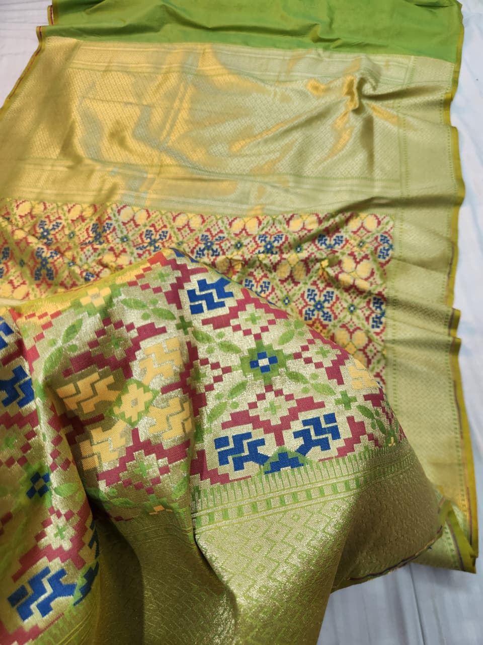 Handwoven Light Green Banarasi Patola Silk Saree
