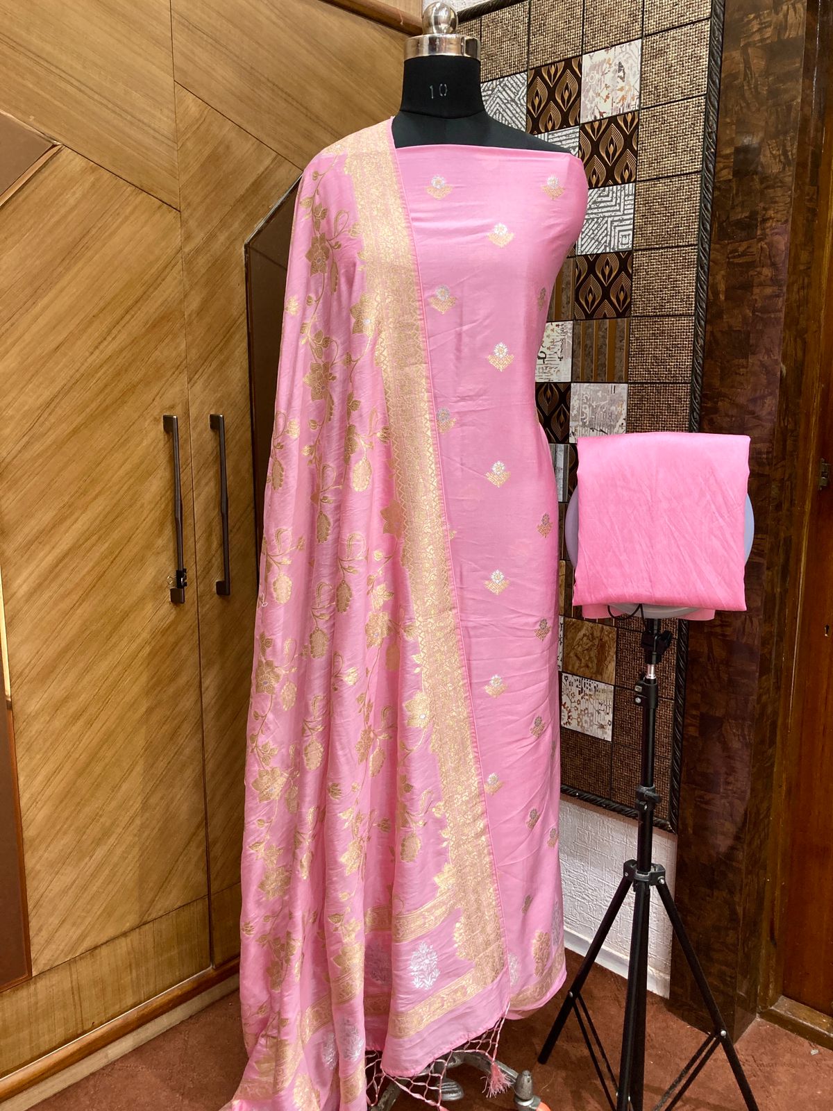 Handwoven Baby Pink Banarasi Soft Silk Suit