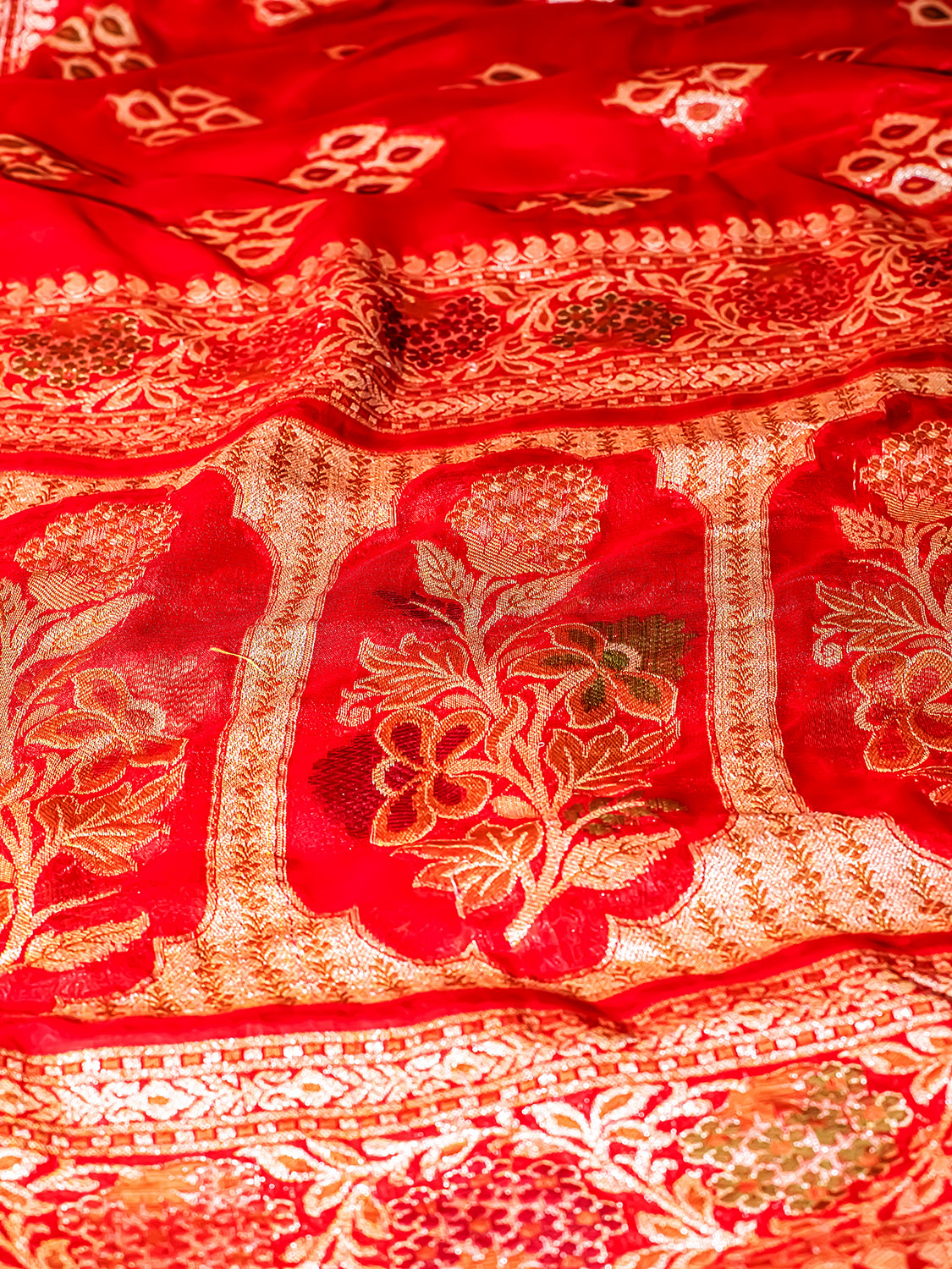 Handwoven Red Banarasi Pure Chiffon Saree