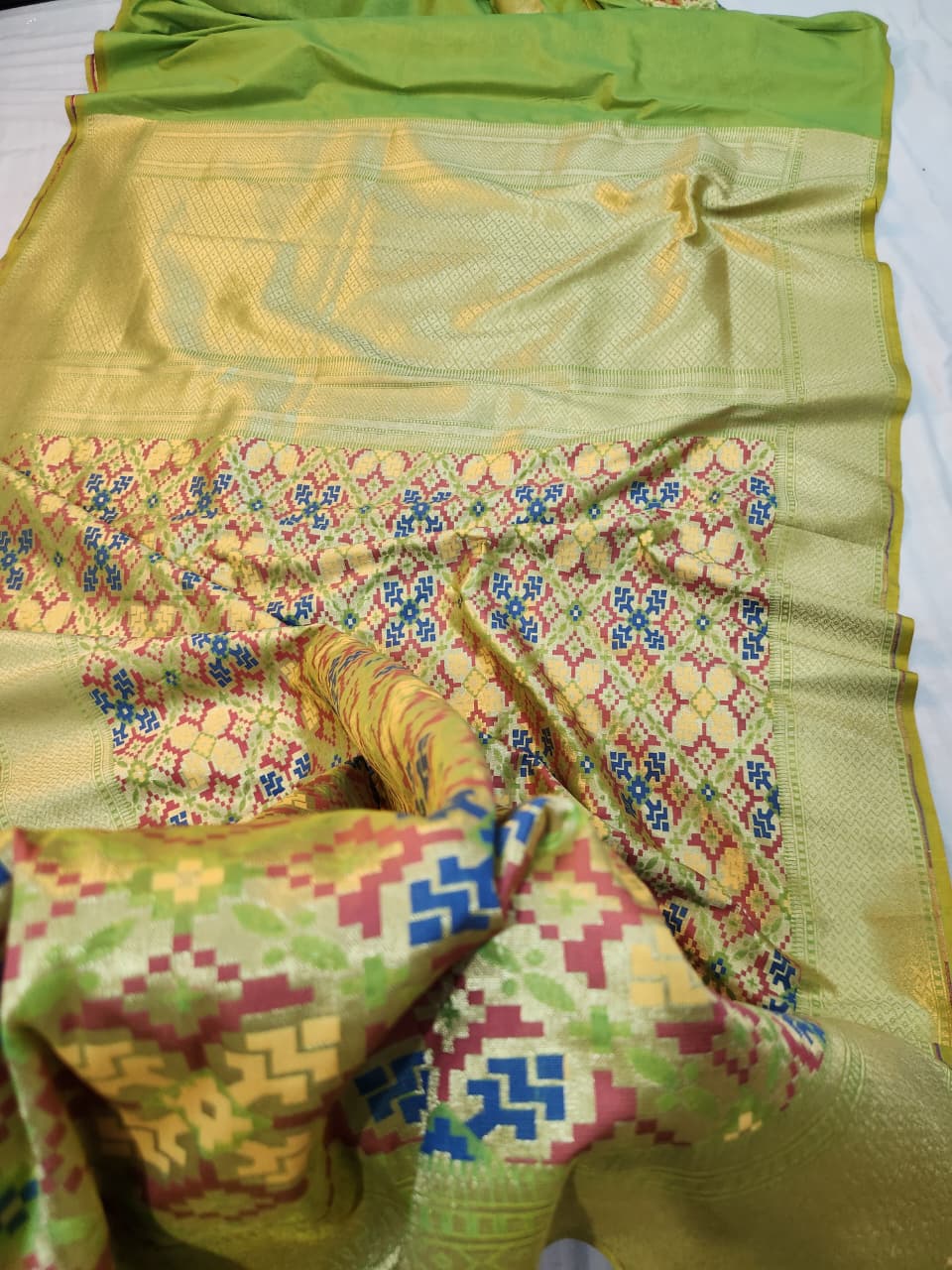 Handwoven Light Green Banarasi Patola Silk Saree